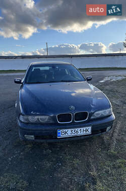 Седан BMW 5 Series 1999 в Сарнах