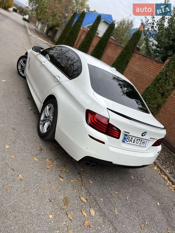 Седан BMW 5 Series 2016 в Кропивницком