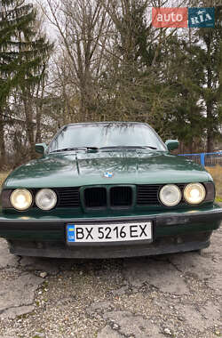 Седан BMW 5 Series 1991 в Волочиске
