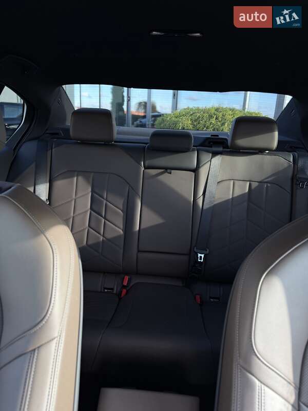 Седан BMW 5 Series 2024 в Львові