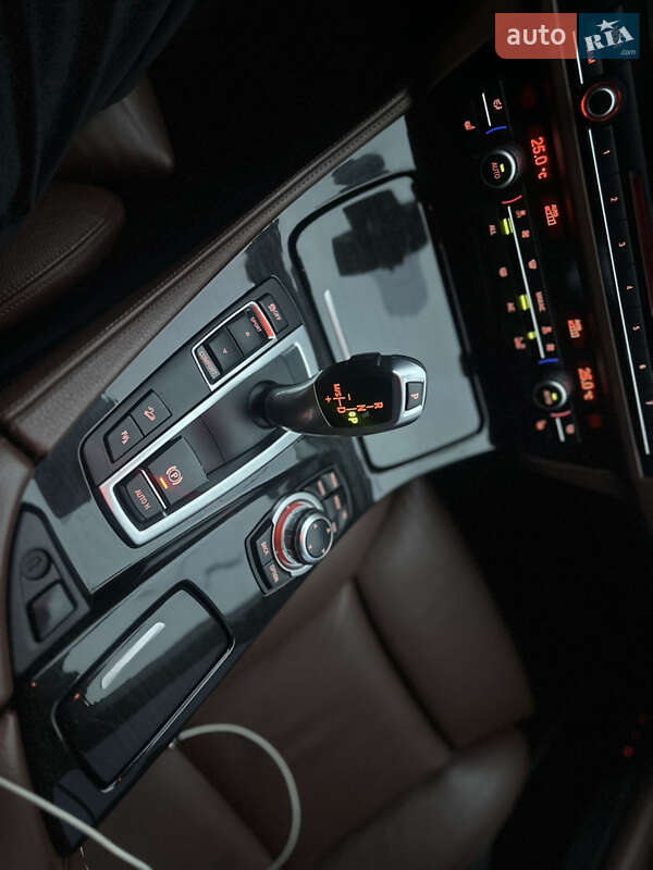 Седан BMW 5 Series 2012 в Днепре