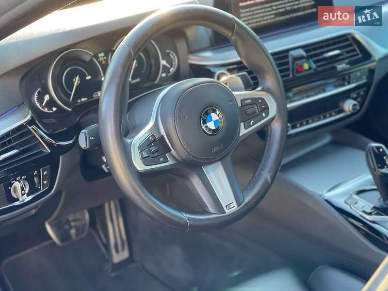 Седан BMW 5 Series 2018 в Ужгороді