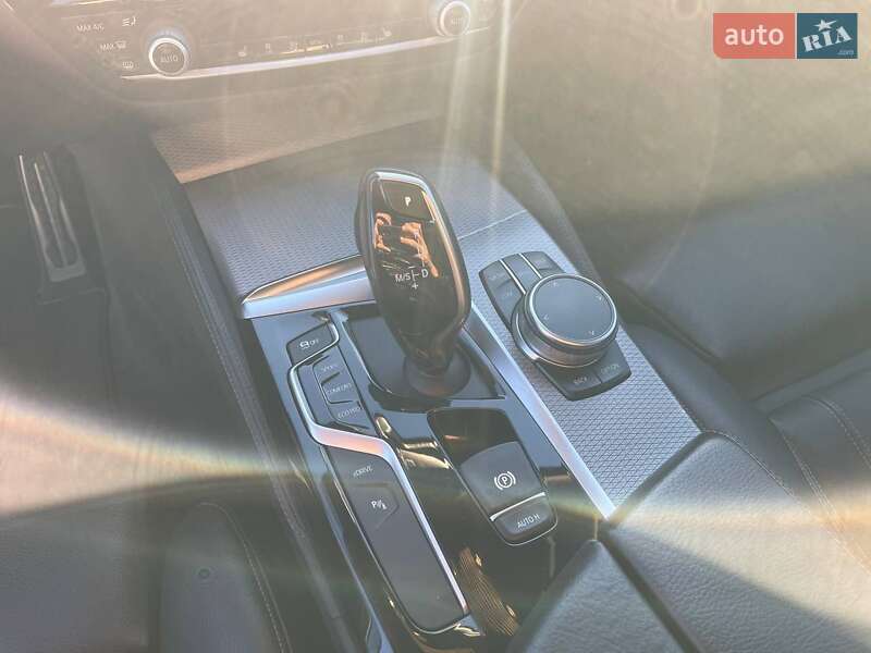 Седан BMW 5 Series 2018 в Ужгороді