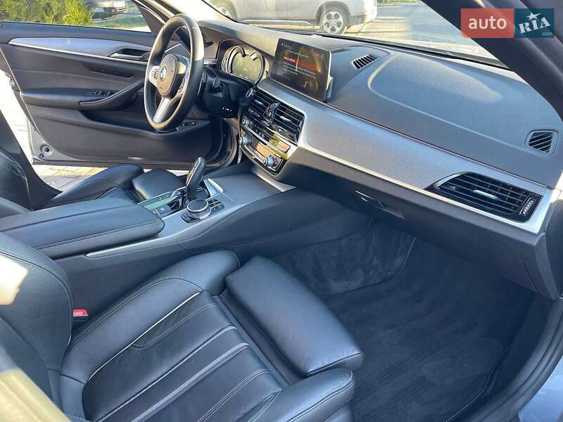Седан BMW 5 Series 2018 в Ужгороді