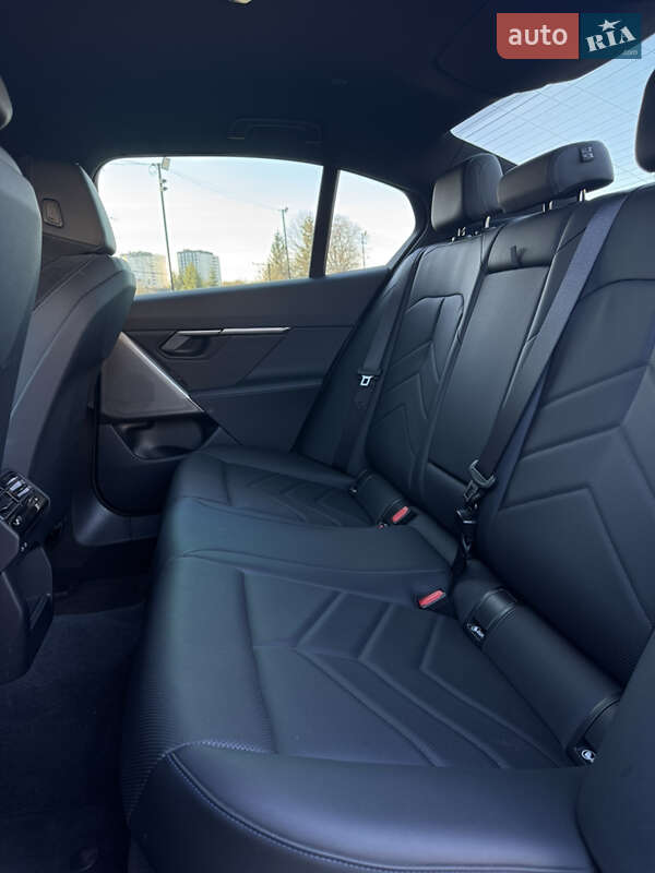 Седан BMW 5 Series 2024 в Львове фото 19 Седан BMW 5 Series 2024 в Львове