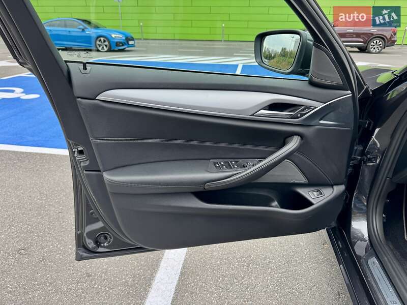 Универсал BMW 5 Series 2017 в Киеве фото 33 Универсал BMW 5 Series 2017 в Киеве