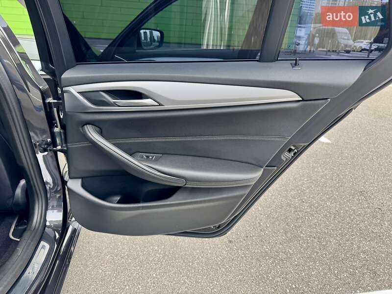 Универсал BMW 5 Series 2017 в Киеве фото 42 Универсал BMW 5 Series 2017 в Киеве