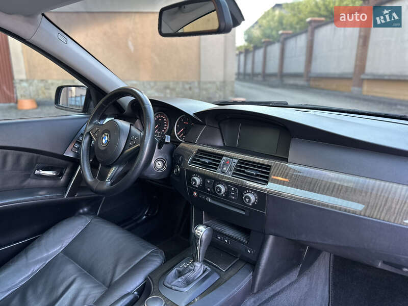 Седан BMW 5 Series 2004 в Коломые