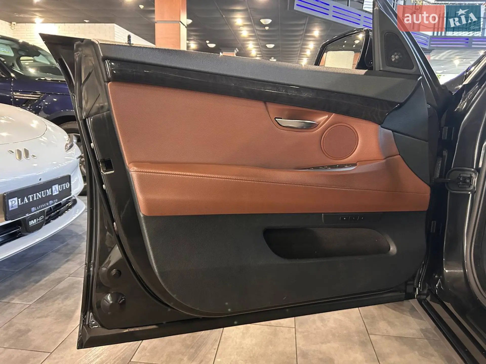 2011 BMW 5er - мініатюра 10
