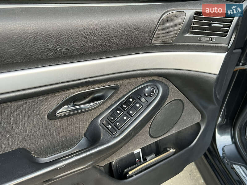 Седан BMW 5 Series 2003 в Херсоне