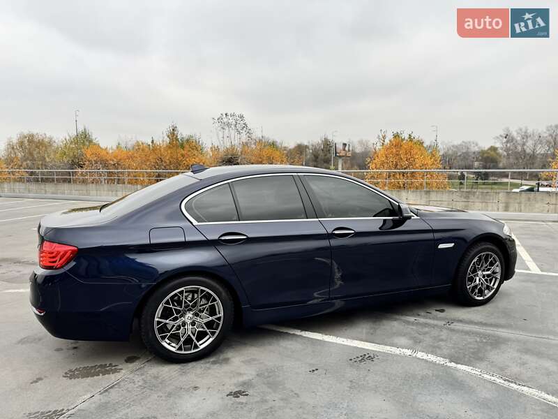 Седан BMW 5 Series 2016 в Киеве