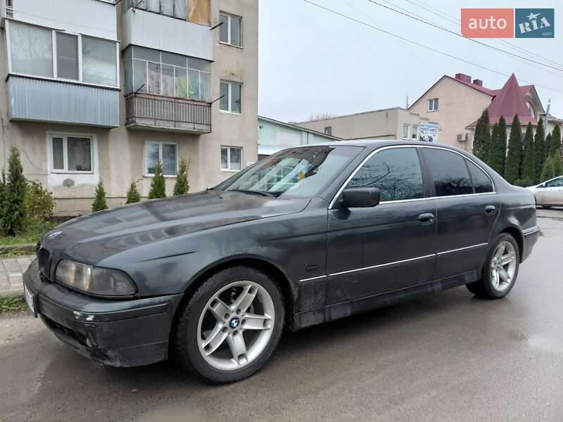 Седан BMW 5 Series 2000 в Волочиске