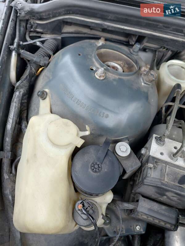 Седан BMW 5 Series 2000 в Волочиске