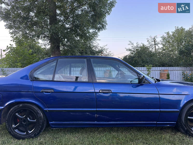 Седан BMW 5 Series 1995 в Хмельницком