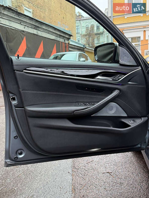 Седан BMW 5 Series 2018 в Киеве