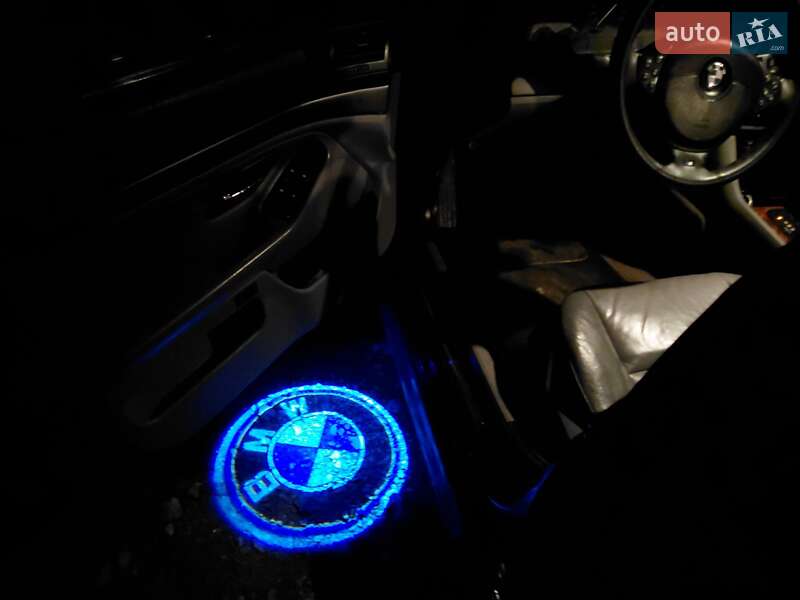 Седан BMW 5 Series 2000 в Волочиске