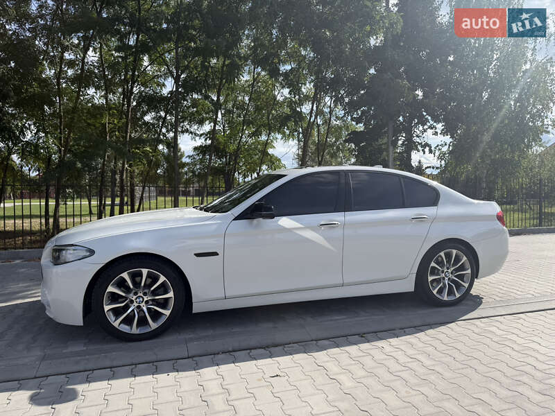 Седан BMW 5 Series 2015 в Киеве
