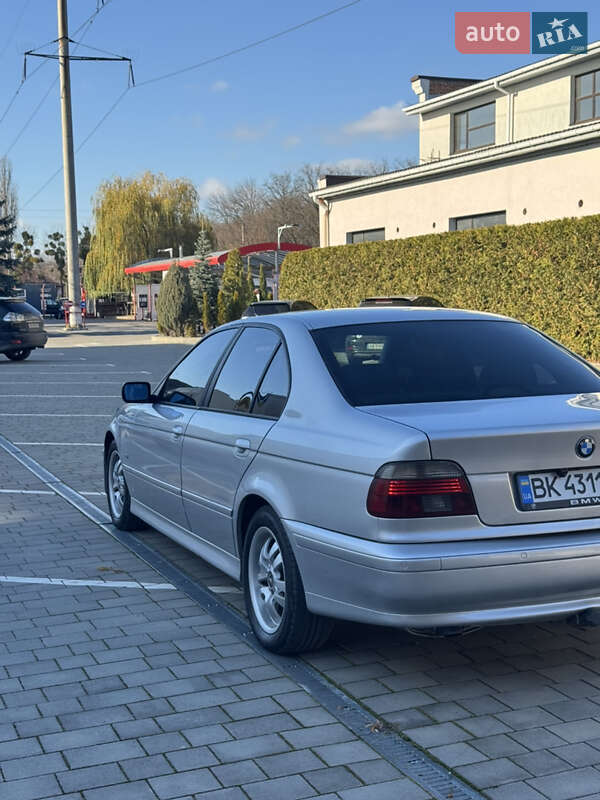 Седан BMW 5 Series 2000 в Виннице