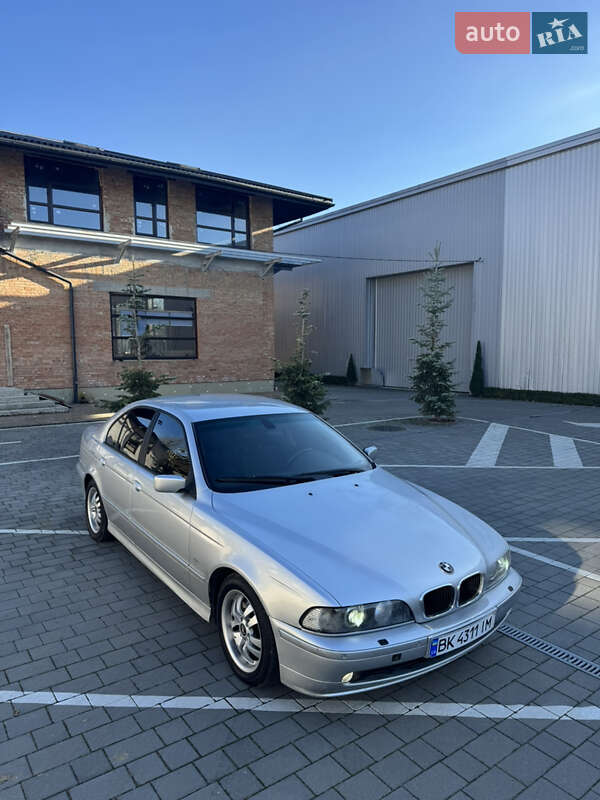 Седан BMW 5 Series 2000 в Виннице
