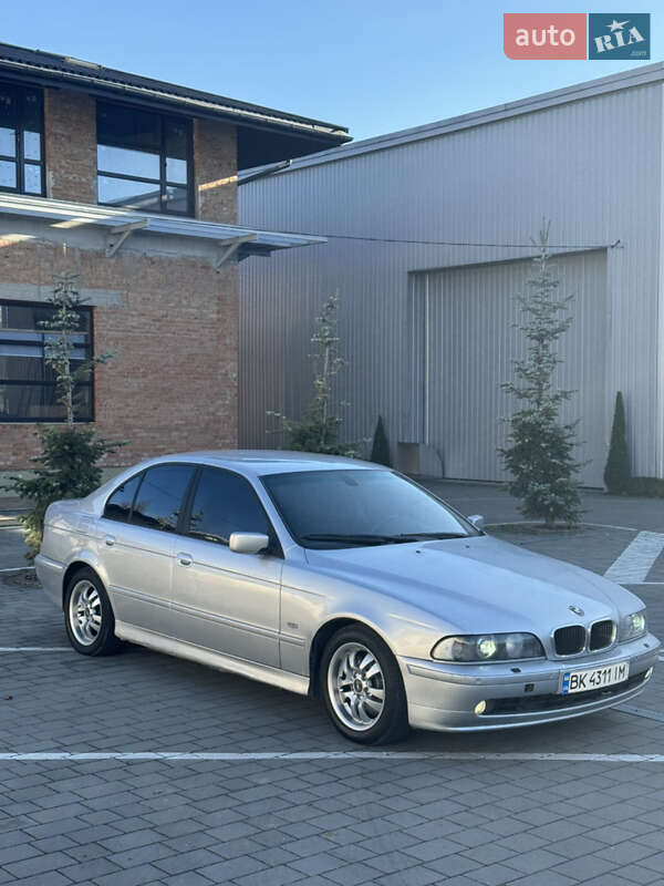 Седан BMW 5 Series 2000 в Виннице