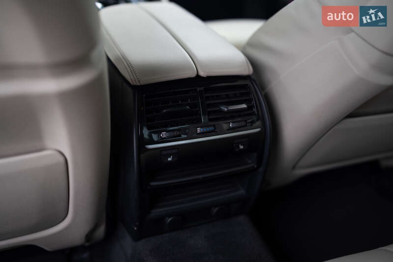 Седан BMW 5 Series 2018 в Львове