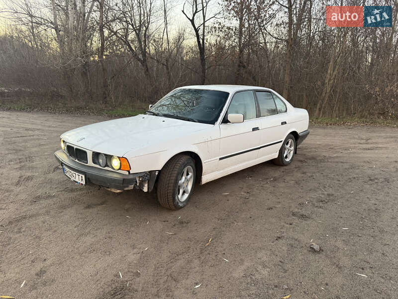 Седан BMW 5 Series 1989 в Днепре