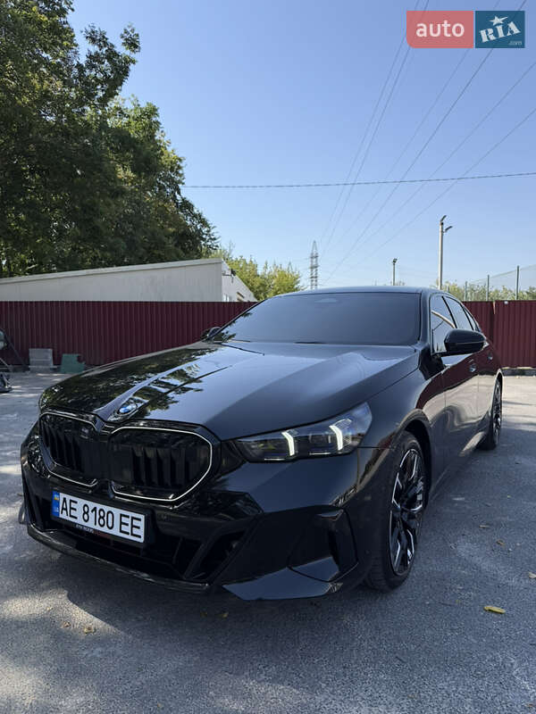 Седан BMW 5 Series 2025 в Киеве