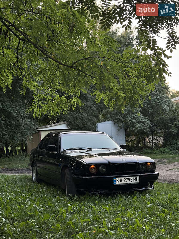 Седан BMW 5 Series 1988 в Умани