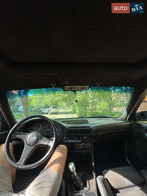 Седан BMW 5 Series 1988 в Умани