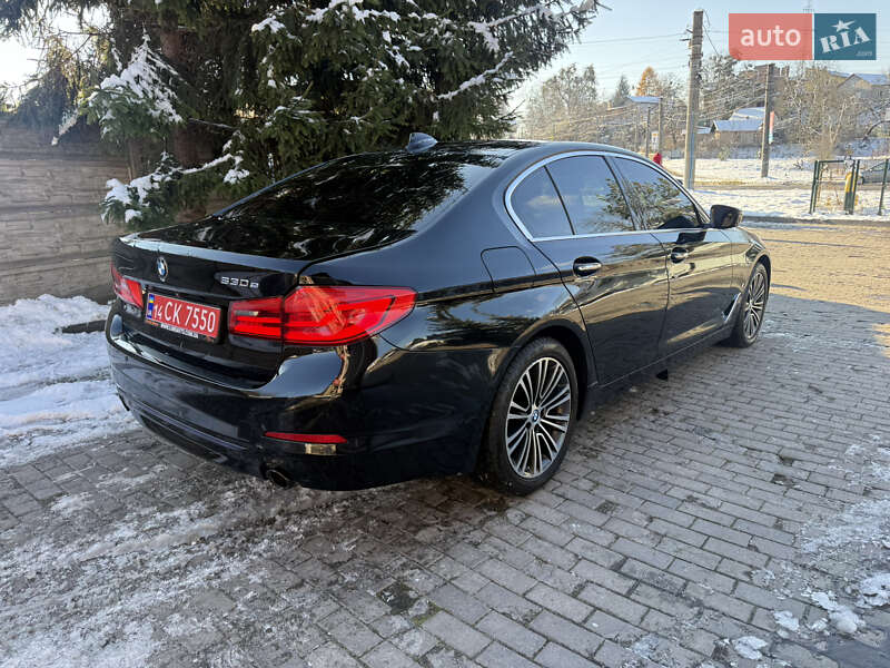 Седан BMW 5 Series 2017 в Львове