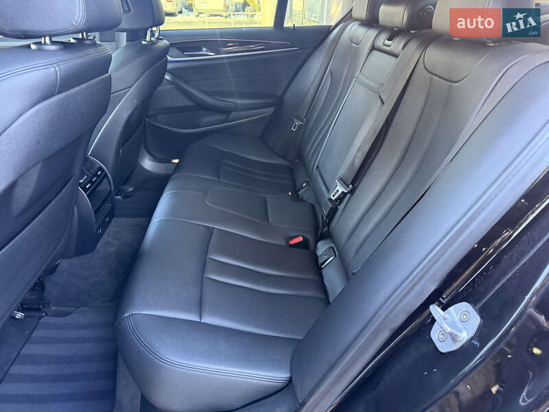 Седан BMW 5 Series 2017 в Львове