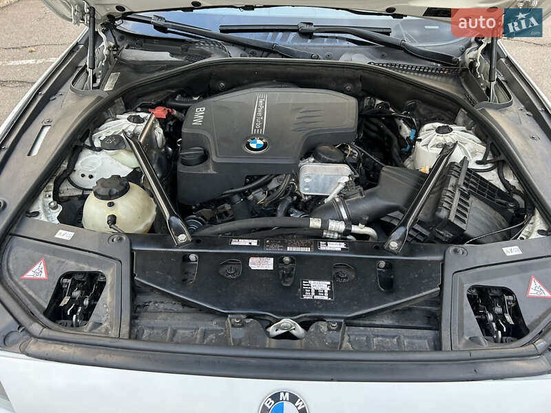 Седан BMW 5 Series 2012 в Южноукраинске