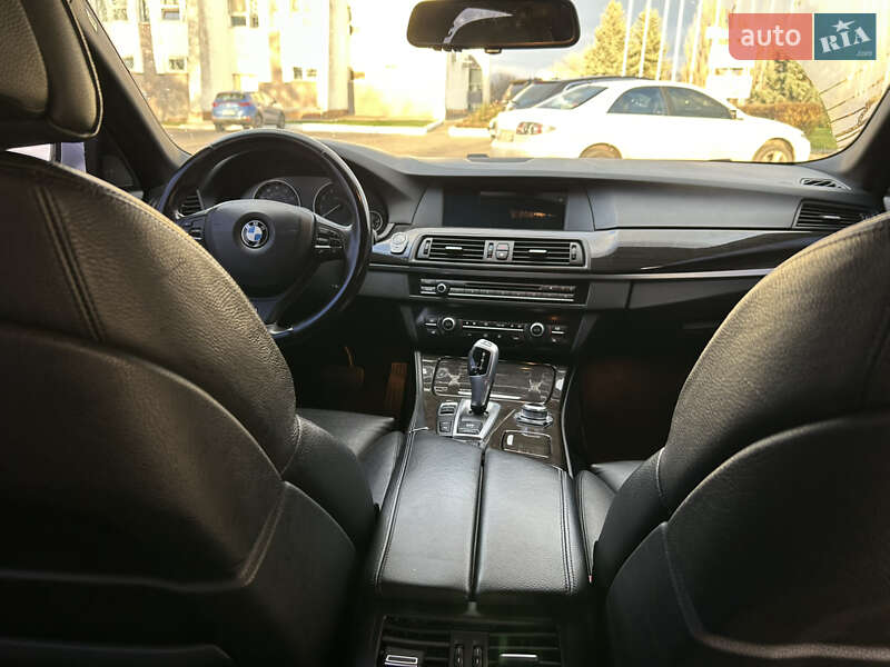 Седан BMW 5 Series 2012 в Южноукраинске