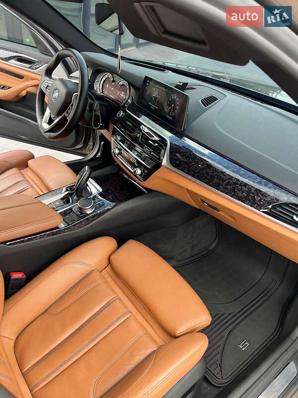 Седан BMW 5 Series 2017 в Львове
