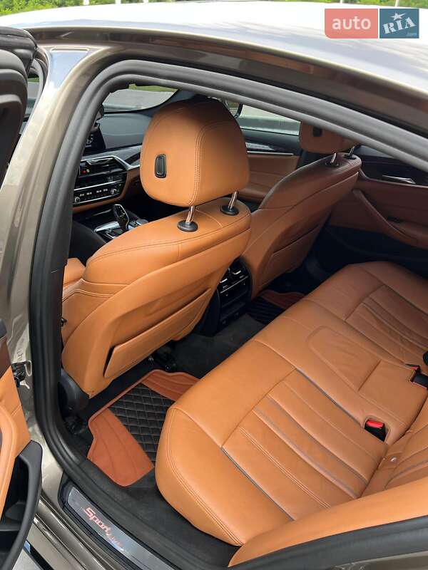 Седан BMW 5 Series 2017 в Львове