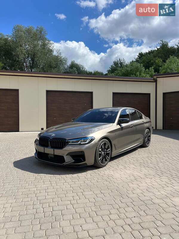 Седан BMW 5 Series 2017 в Львове