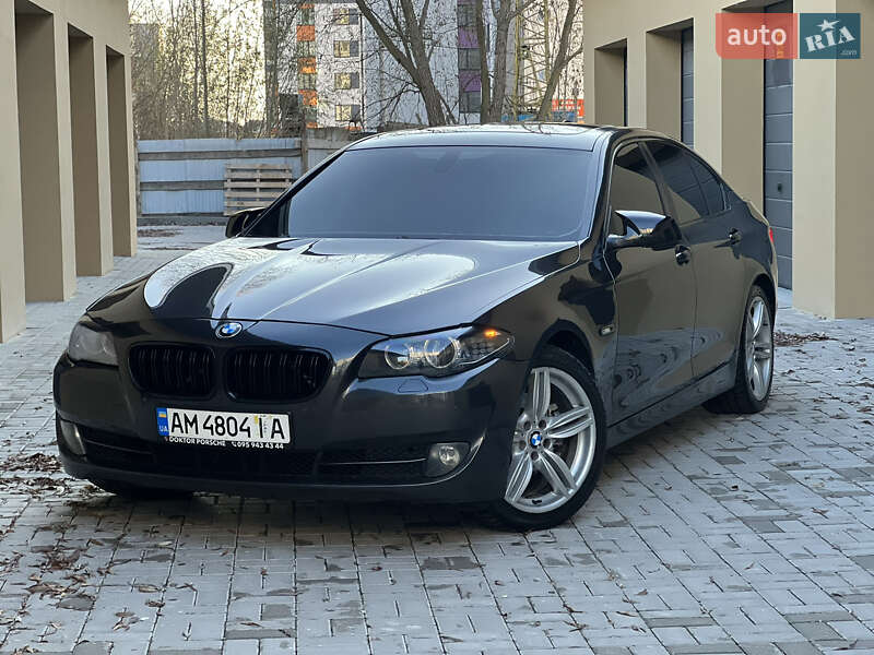 Седан BMW 5 Series 2013 в Ровно