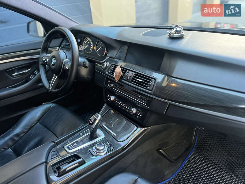 Седан BMW 5 Series 2013 в Ровно