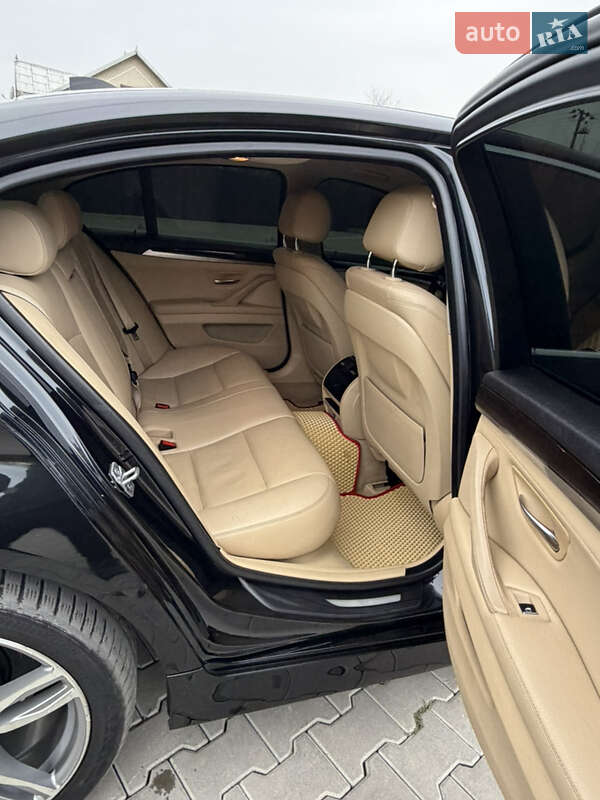 Седан BMW 5 Series 2012 в Черновцах