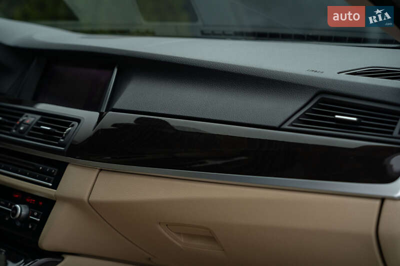 Седан BMW 5 Series 2014 в Черновцах