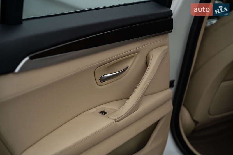 Седан BMW 5 Series 2014 в Черновцах