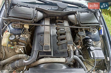 Седан BMW 5 Series 1999 в Черновцах