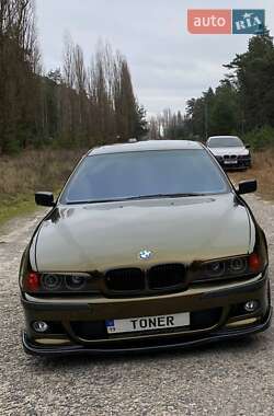 Седан BMW 5 Series 2002 в Охтирці