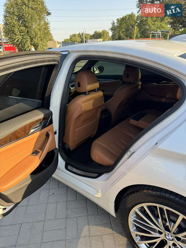 Седан BMW 5 Series 2017 в Днепре