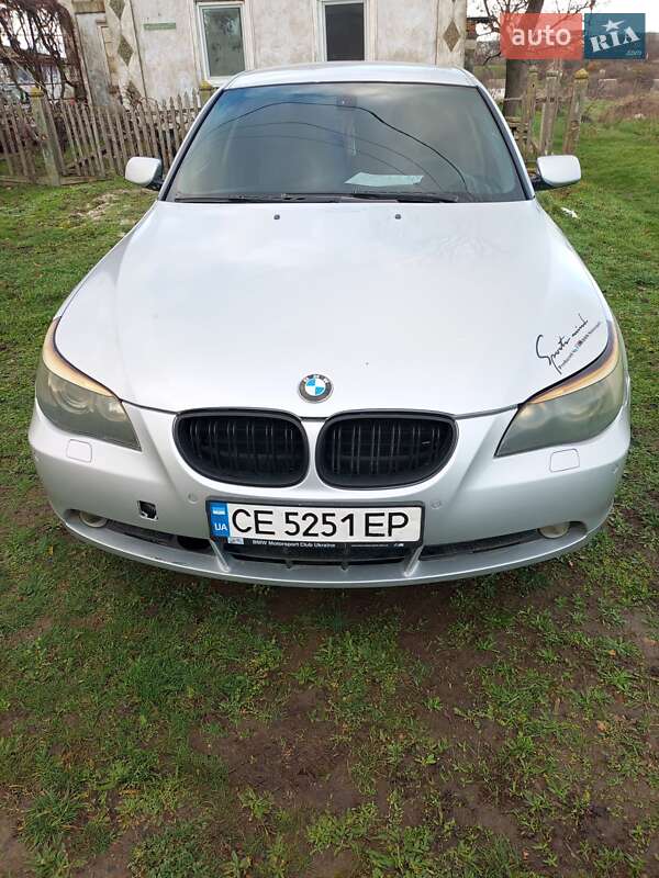 Седан BMW 5 Series 2004 в Визирці