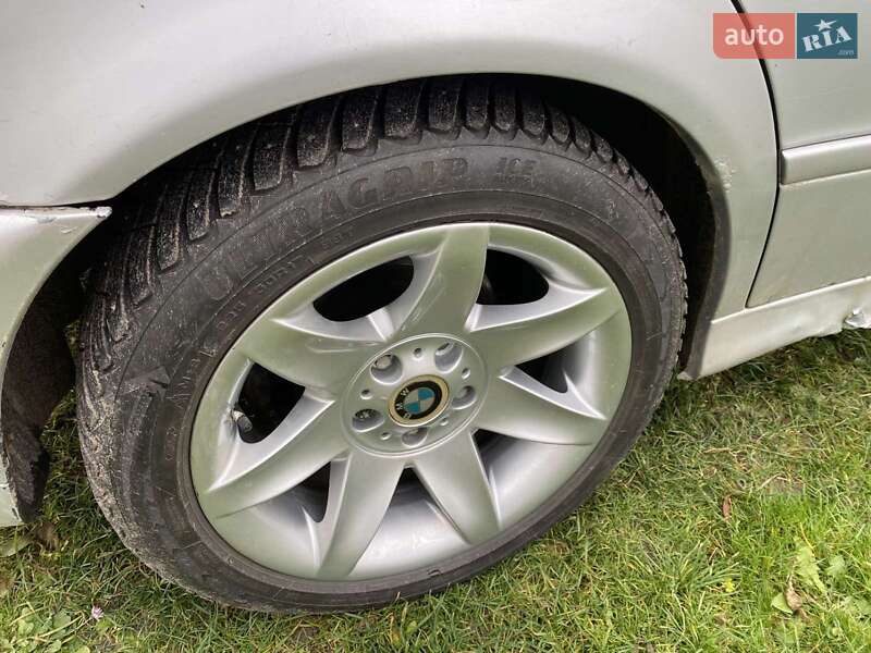 Седан BMW 5 Series 2000 в Рівному