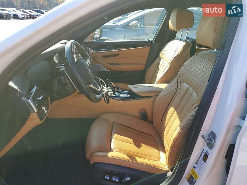 Седан BMW 5 Series 2019 в Львове