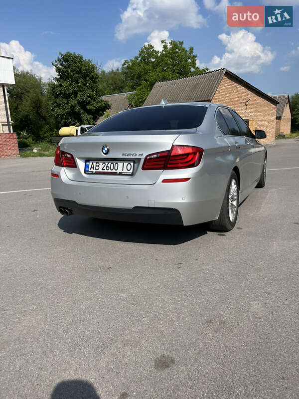 Седан BMW 5 Series 2011 в Хмельнике