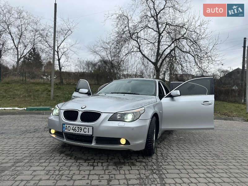 Седан BMW 5 Series 2004 в Львове