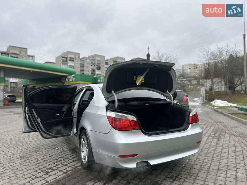 Седан BMW 5 Series 2004 в Львове